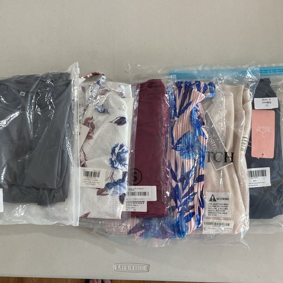 6-7 Piece Resellers Bundle, all New In Package, Women's, Various Sizes from S- L - Picture 1 of 13